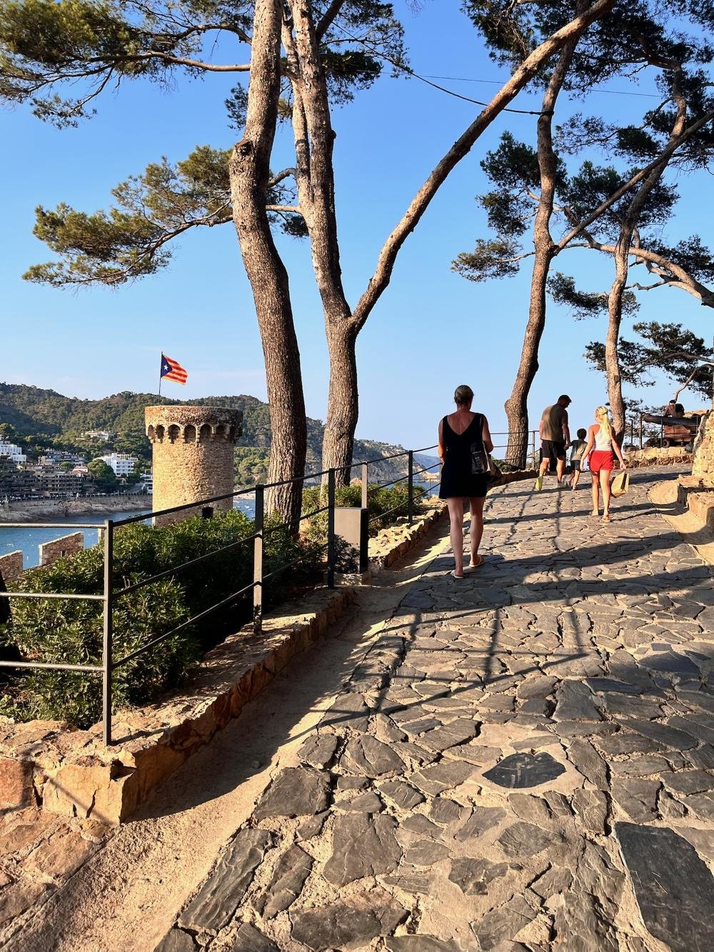 Torre de la Vila Vella de Tossa de Mar al atardecer